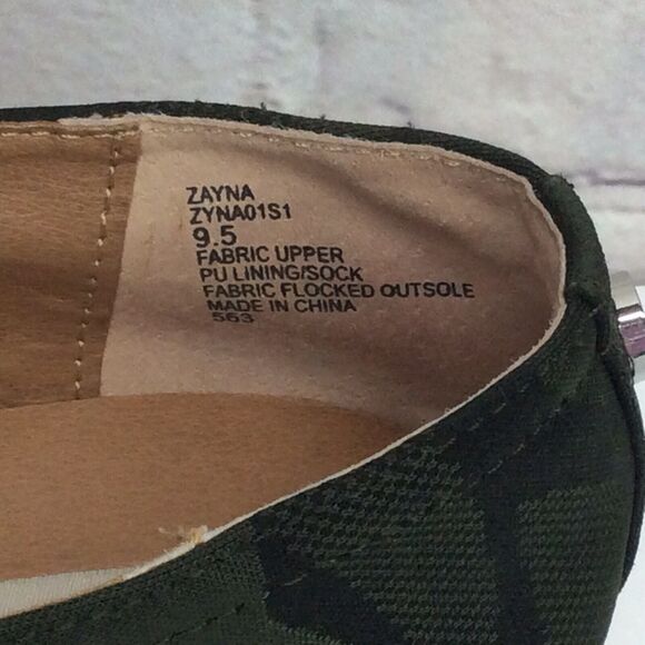 Steve Madden Zayna Platform Shoes Womens Size 9.5 Green Camo Slip On Walking - Picture 3 of 9